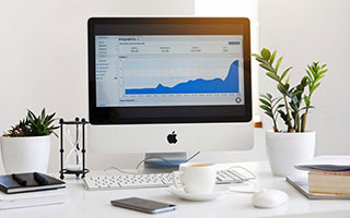 西甲媒体热议：巴萨为了注册，竟然放走伊尼戈，真的太不可思议了